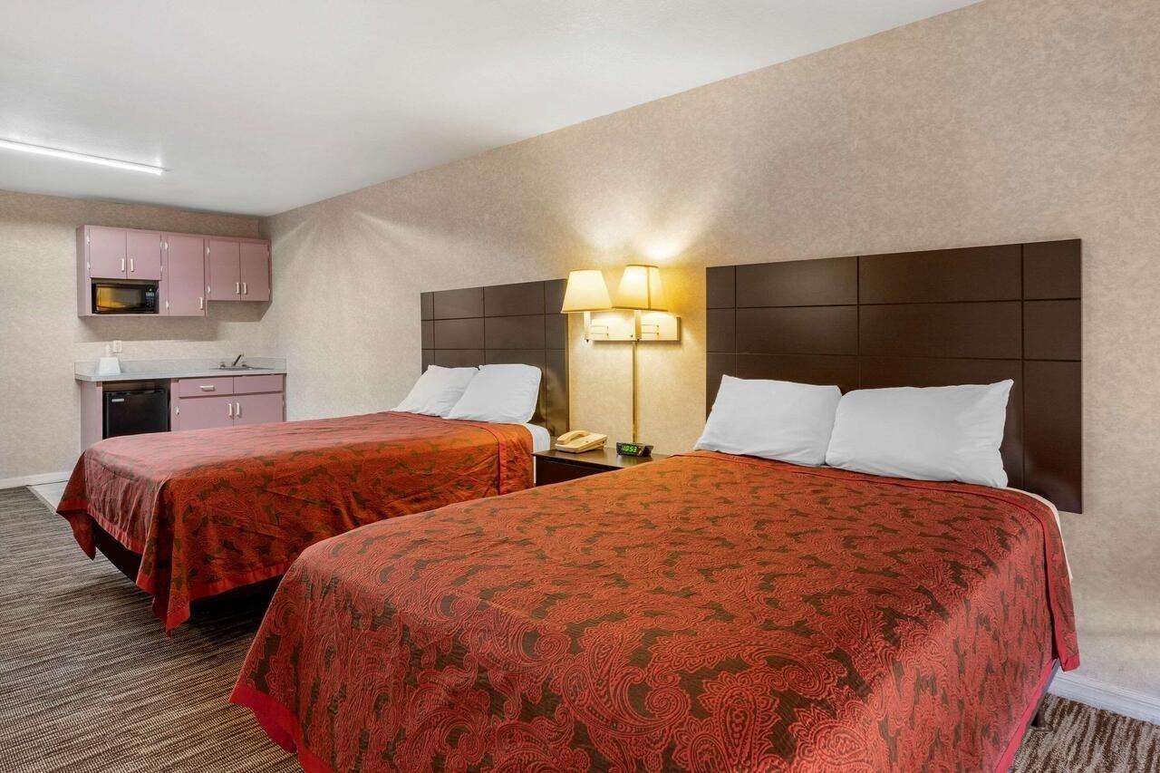 Rodeway Inn Clearwater-Largo Extérieur photo